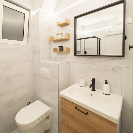 Dorotea Lux アパート