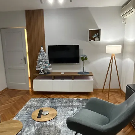 Apartment Dorotea Lux *